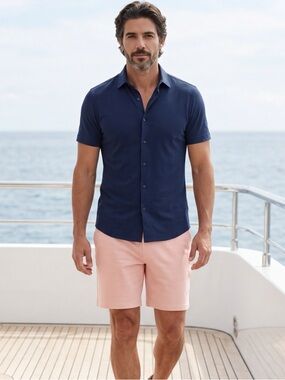 NWT - 686 Men’s Everywhere Double Knit Pink Performance 8” Short - Size Medium